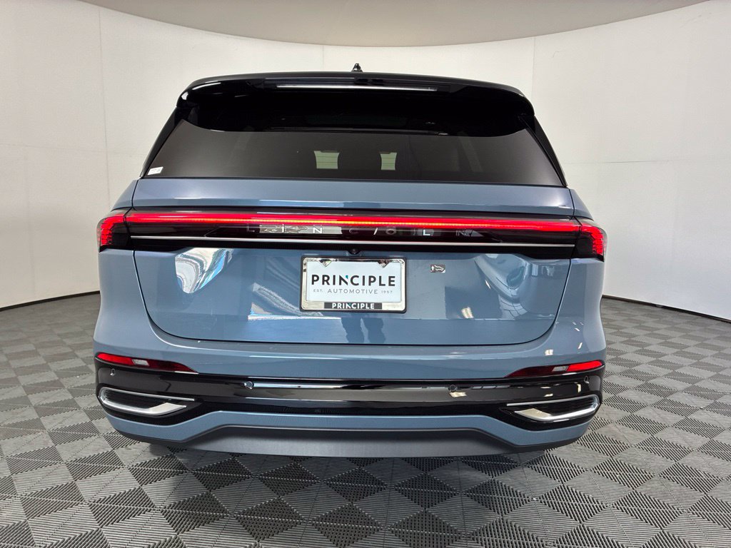 Used 2025 Lincoln Nautilus Reserve AWD/4WD image 6