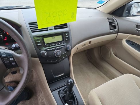 Used 2004 Honda Accord LX image 17