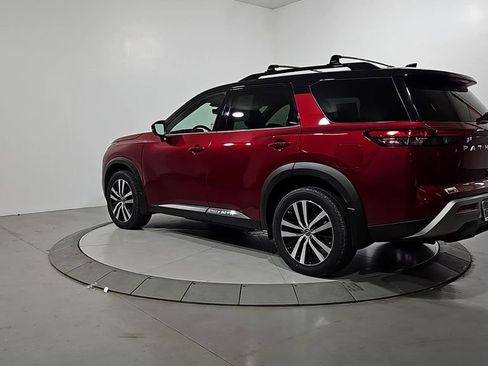 Certified 2025 Nissan Pathfinder Platinum w/ Cargo Package image 3