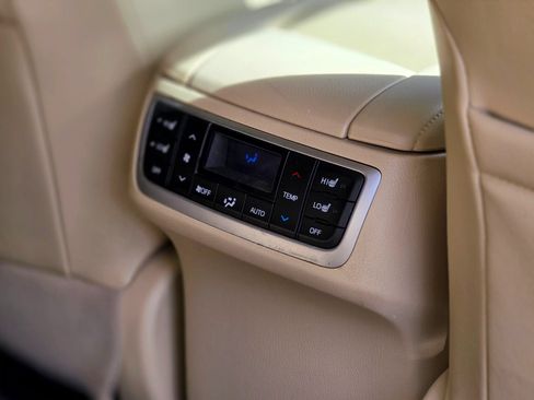 Used 2017 Toyota Highlander Limited Platinum AWD/4WD image 57