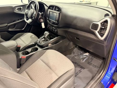 Used 2020 Kia Soul GT-Line FWD image 32
