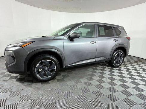 Used 2024 Nissan Rogue SV FWD image 18