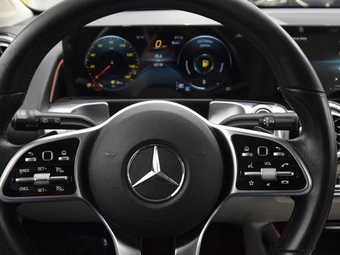 Used 2022 Mercedes-Benz GLB 250 image 22