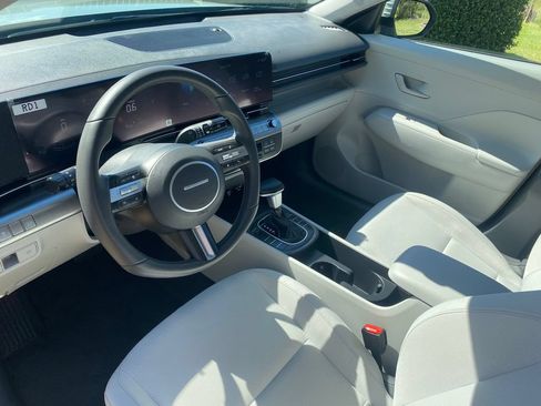 Used 2025 Hyundai Kona SEL FWD image 31