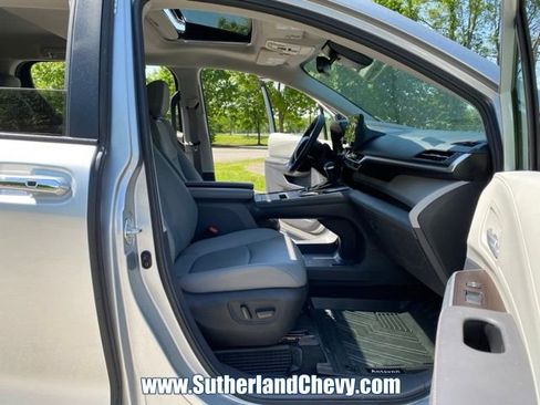 Used 2024 Toyota Sienna XLE AWD/4WD image 16