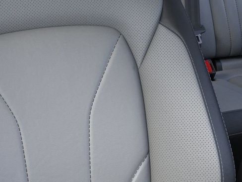 New 2025 Ford Escape SE w/ PHEV Premium Package FWD image 16