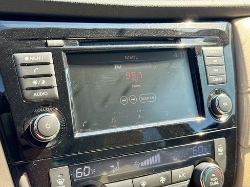 Used 2018 Nissan Rogue SV FWD image 14