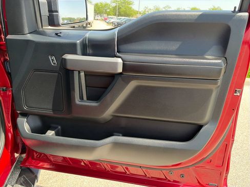 Used 2018 Ford F150 XLT w/ Equipment Group 302A Luxury AWD/4WD image 9