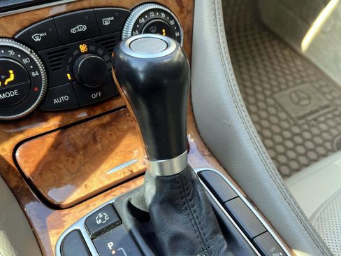 Used 2009 Mercedes-Benz SL 550 image 30