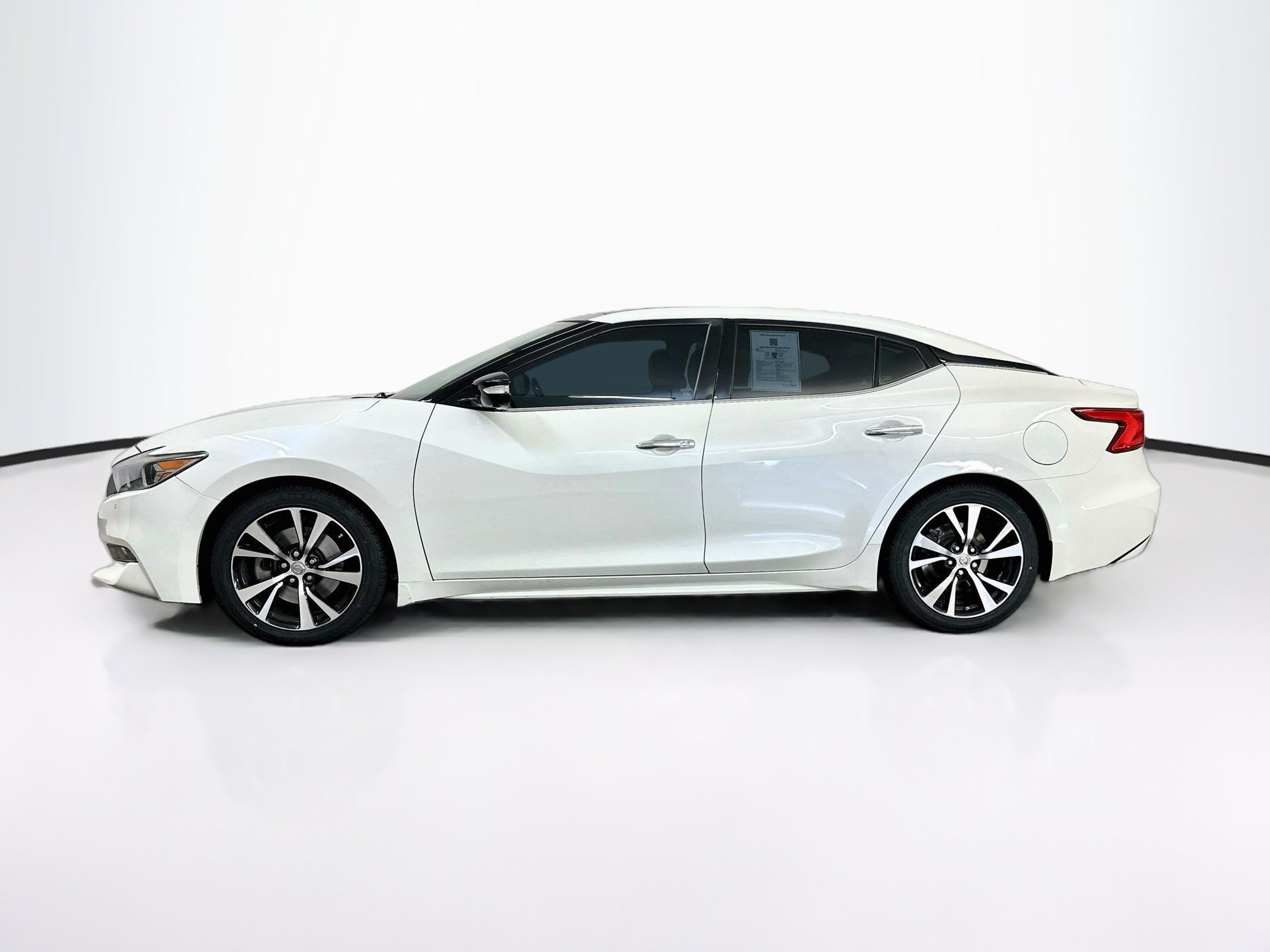 Used 2018 Nissan Maxima Platinum FWD image 4