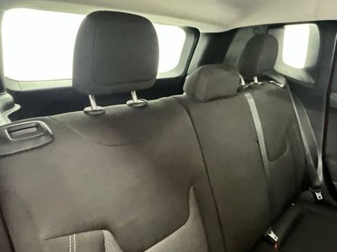 Used 2021 Jeep Renegade Sport FWD image 14