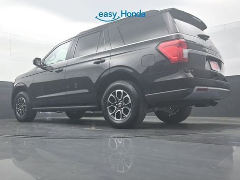 Used 2024 Ford Expedition XLT image 31