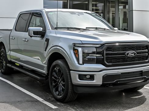 Used 2025 Ford F150 Lariat w/ Equipment Group 502A High AWD/4WD image 9