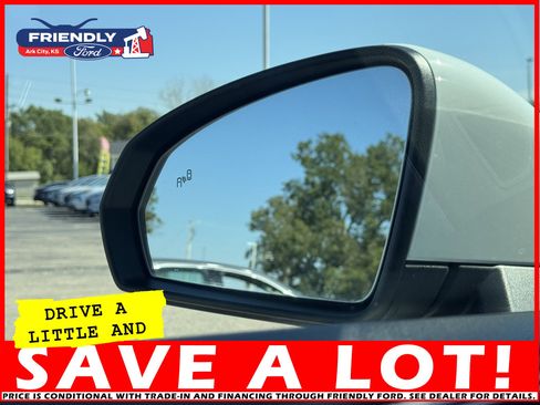 Used 2023 Volkswagen Taos SE image 40