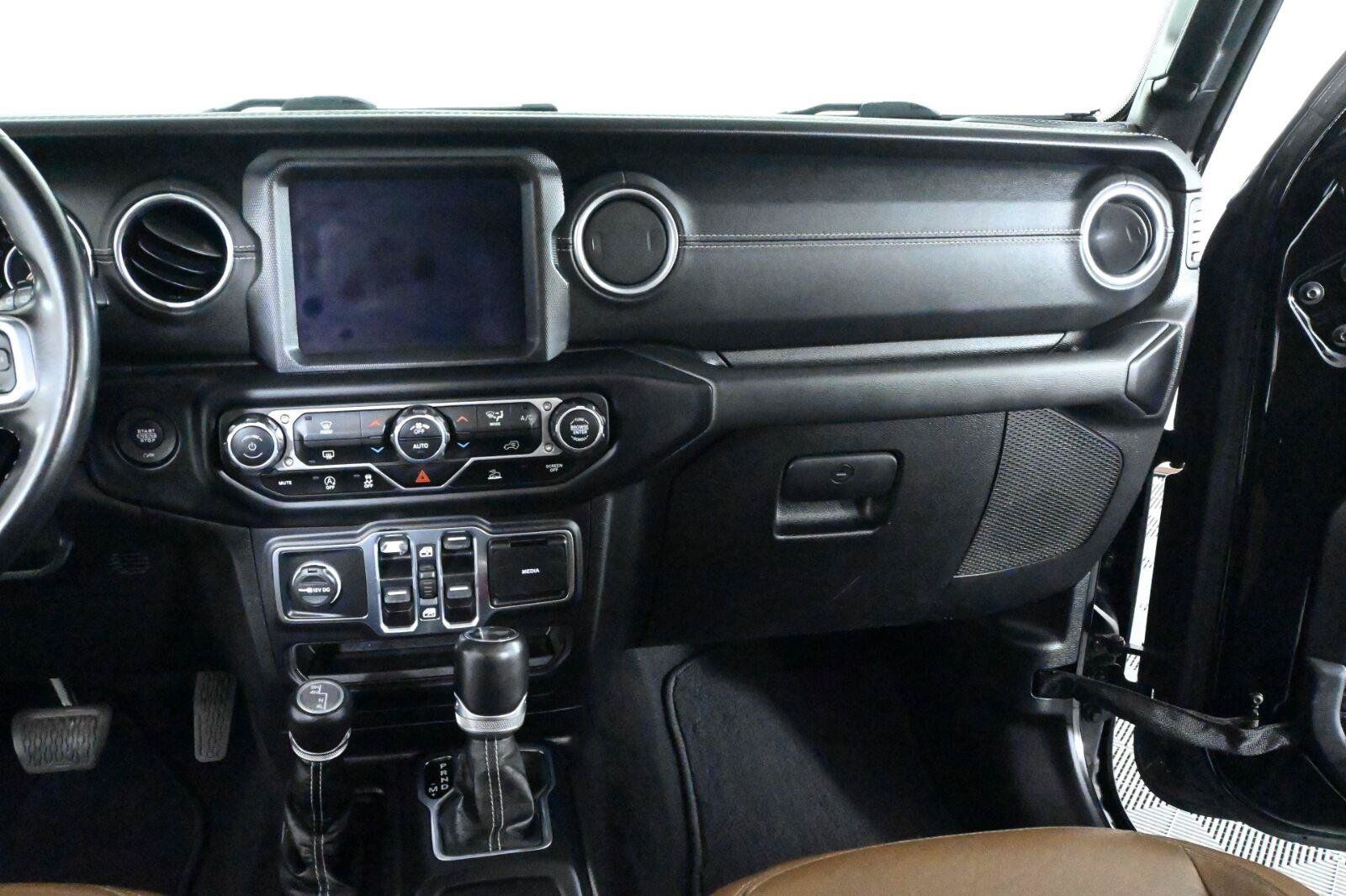 Used 2021 Jeep Wrangler Unlimited Sahara AWD/4WD image 14