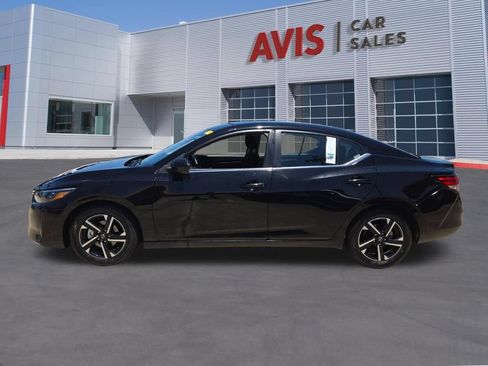 Used 2025 Nissan Sentra SV FWD image 2