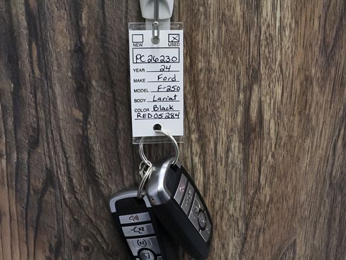 Used 2024 Ford F250 Lariat w/ Lariat Ultimate Package AWD/4WD image 44