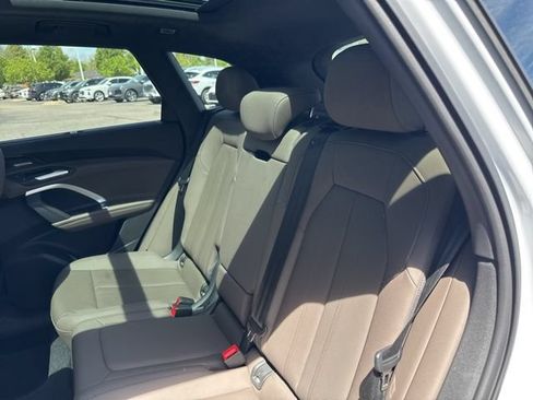 Used 2025 Audi Q5 Premium Plus w/ Premium Plus AWD/4WD image 14