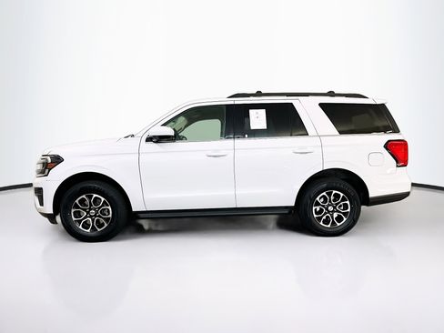 Used 2024 Ford Expedition XLT image 4