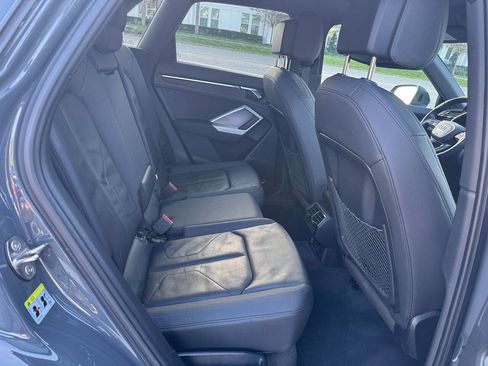 Used 2019 Audi Q3 2.0T Premium Plus image 18