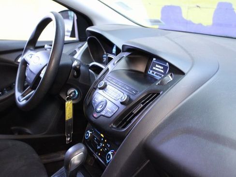 Used 2018 Ford Focus SE image 10
