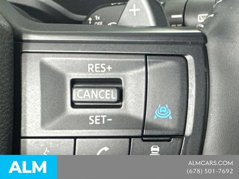 Used 2025 Nissan Rogue SV FWD image 28