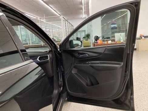 Used 2019 Chevrolet Equinox LT FWD image 32