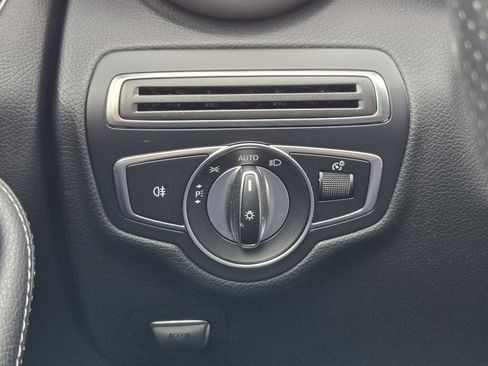 Used 2018 Mercedes-Benz C 300 4MATIC Sedan image 32