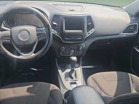 Used 2020 Jeep Cherokee Latitude FWD image 12