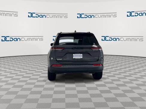 New 2026 Jeep Grand Cherokee Altitude AWD/4WD image 7