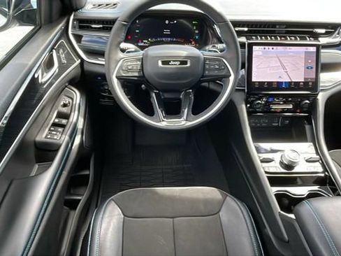 Used 2023 Jeep Grand Cherokee Trailhawk w/ Luxury Tech Group III image 15