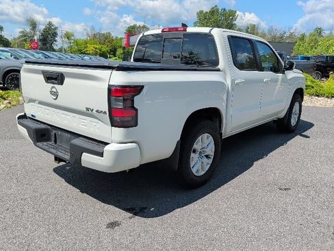 Used 2022 Nissan Frontier SV AWD/4WD image 3