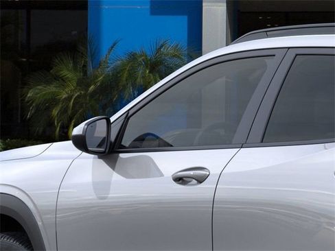 New 2026 Chevrolet Trax LT w/ Driver Confidence Package image 13