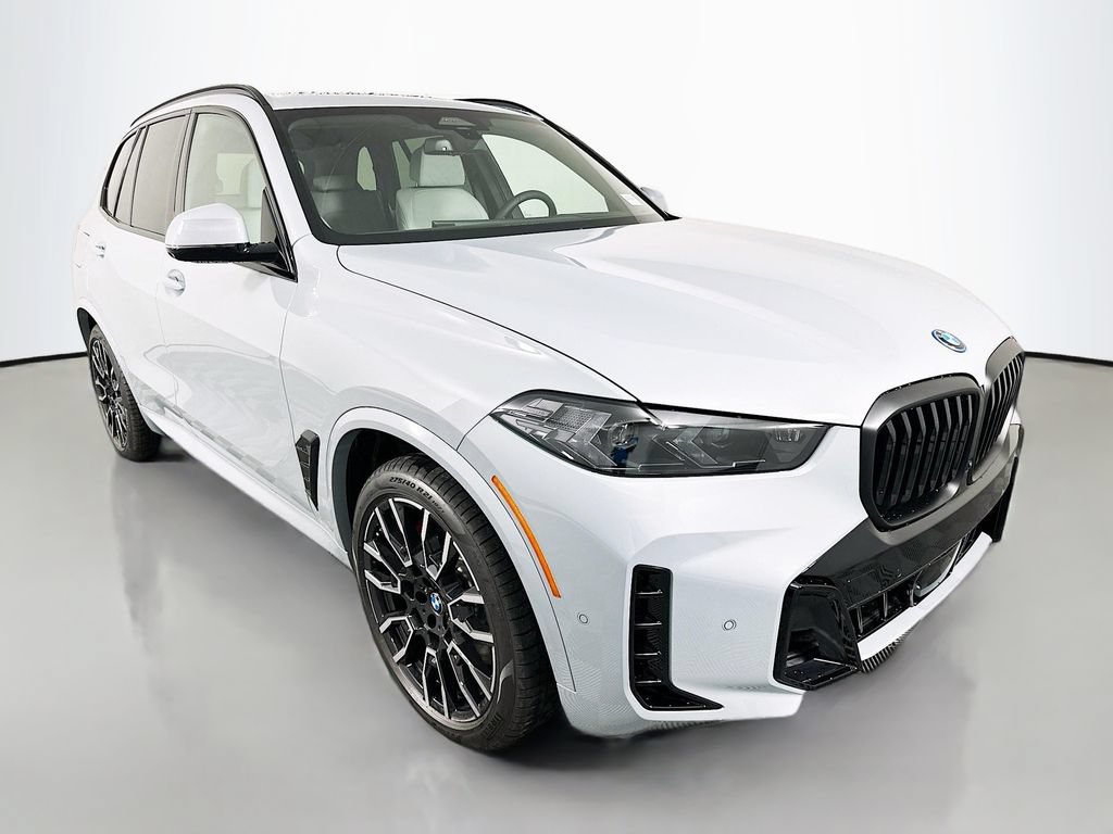 Used 2026 BMW X5 xDrive50e w/ M Sport Package AWD/4WD image 3