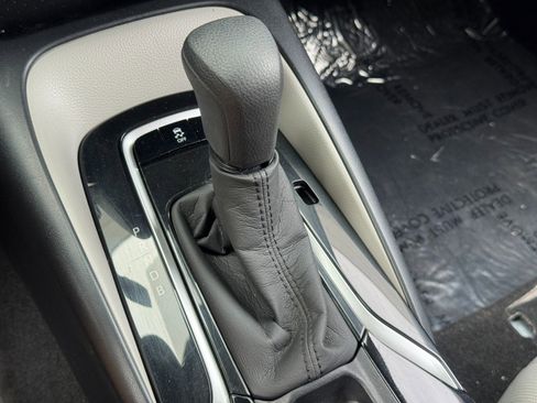 Used 2020 Toyota Corolla LE FWD image 26