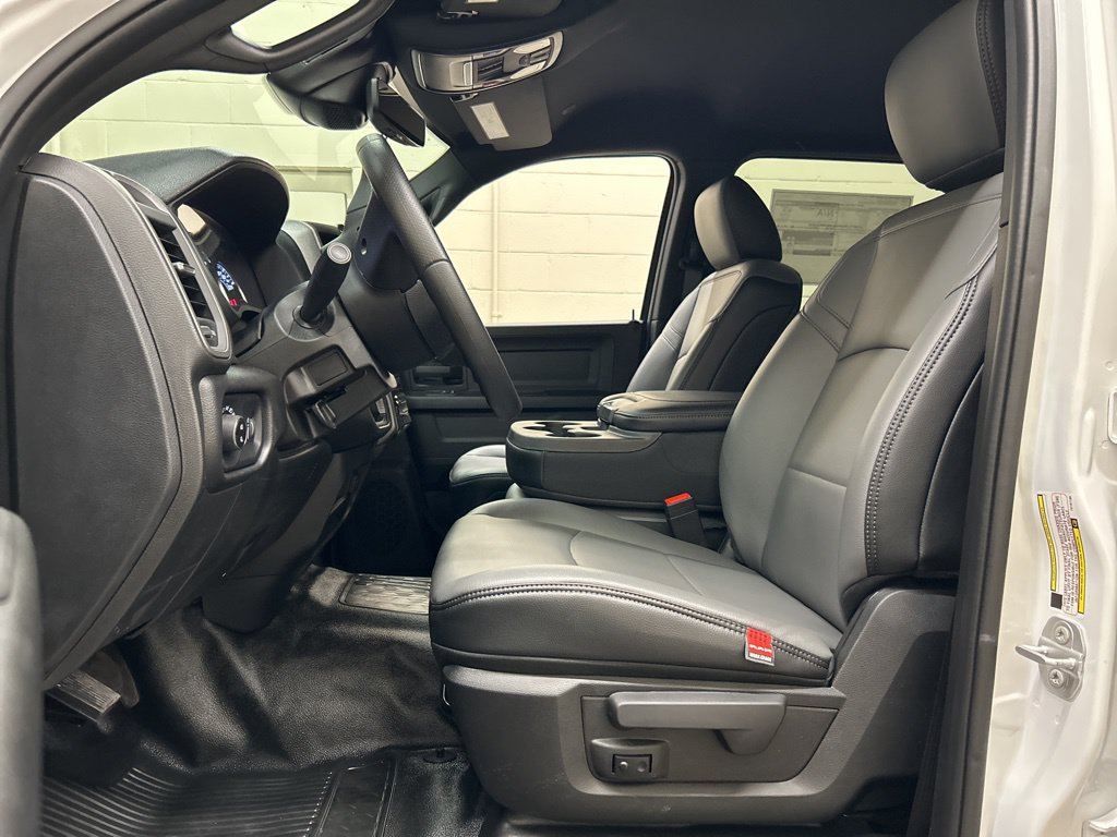 New 2026 RAM 5500 4x4 Crew Cab image 7