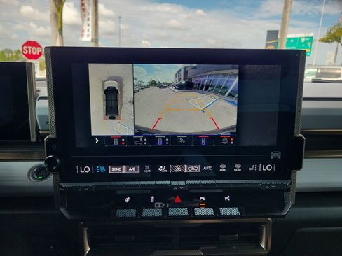 Used 2025 GMC Hummer EV 2X AWD/4WD image 10