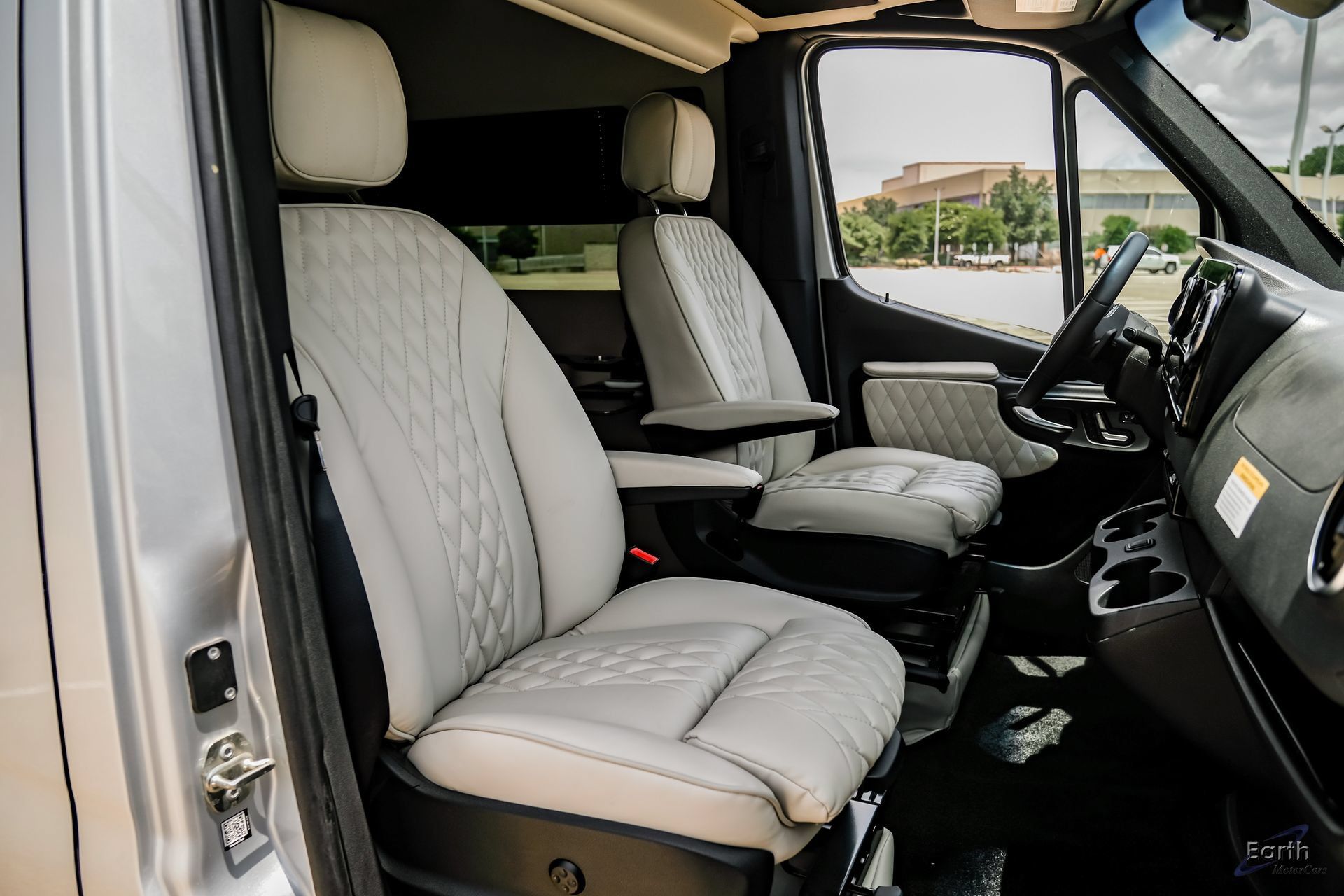 Used 2023 Mercedes-Benz Sprinter 3500 image 42