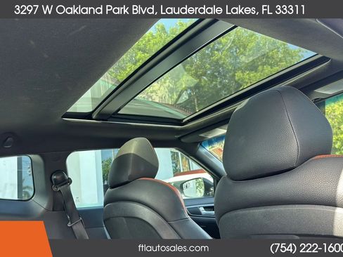 Used 2016 Hyundai Veloster Turbo w/ Option Group 04 FWD image 27