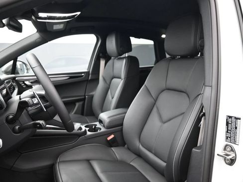 New 2026 Porsche Macan Turbo AWD/4WD image 5
