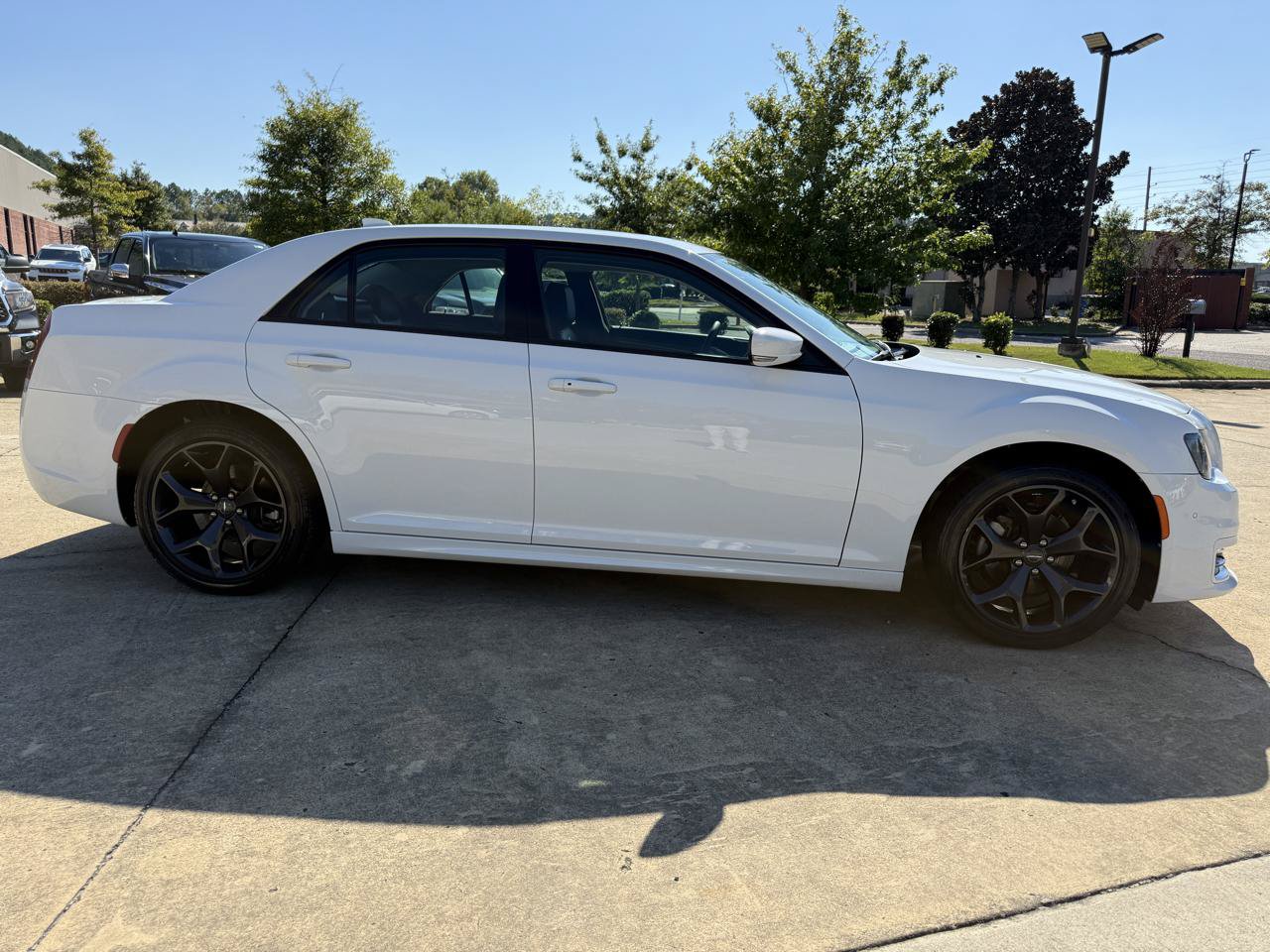 Used 2023 Chrysler 300 Touring L w/ Comfort Group RWD image 6
