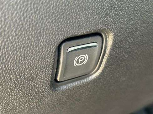 Used 2025 Chevrolet Blazer LT AWD/4WD image 22