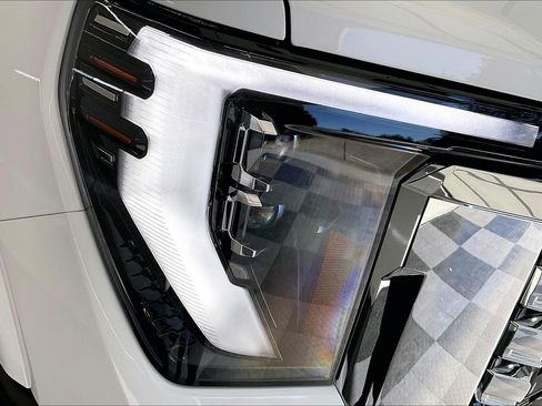 New 2026 GMC Sierra 3500 Denali w/ Denali Reserve Package image 15