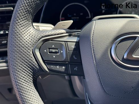 Used 2025 Lexus TX 500h AWD w/ Technology Package image 19