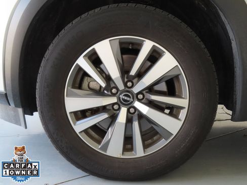 Used 2025 Nissan Pathfinder SL image 31