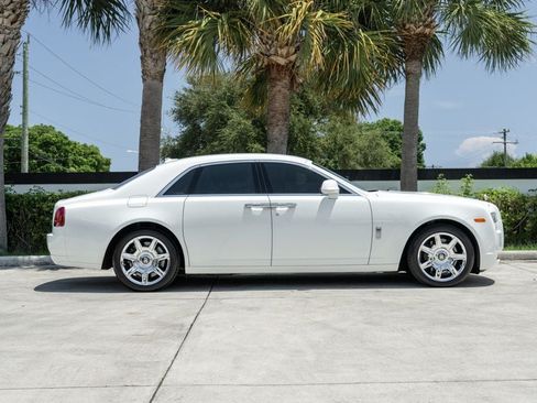 Used 2013 Rolls-Royce Ghost RWD image 9