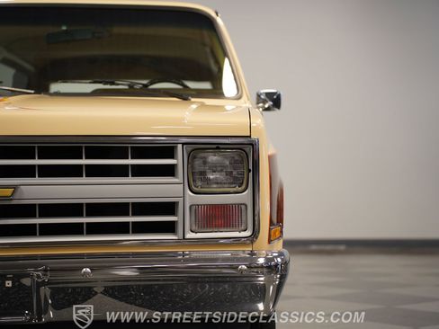 Used 1987 GMC Suburban 2WD image 20