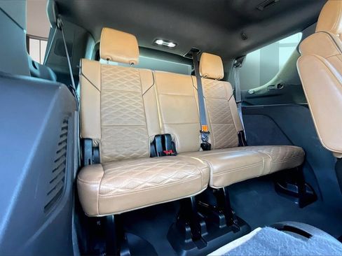 Used 2023 Cadillac Escalade Premium Luxury w/ LPO, Radiant Package image 28