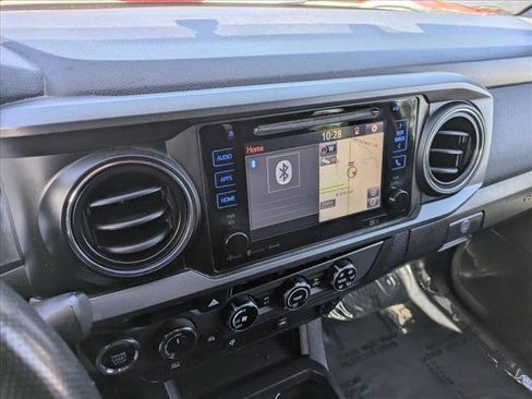Used 2017 Toyota Tacoma TRD Sport w/ Tow Package (A/T) AWD/4WD image 11
