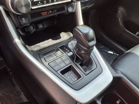 Certified 2022 Toyota RAV4 LE AWD/4WD image 25